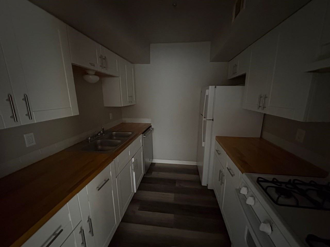618 W Sycamore St - Photo 3 of 5