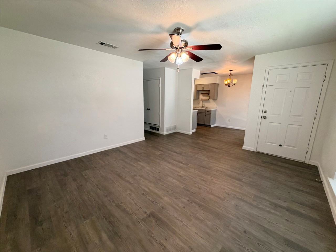 109 Wildwood Ct #C - Photo 2 of 15