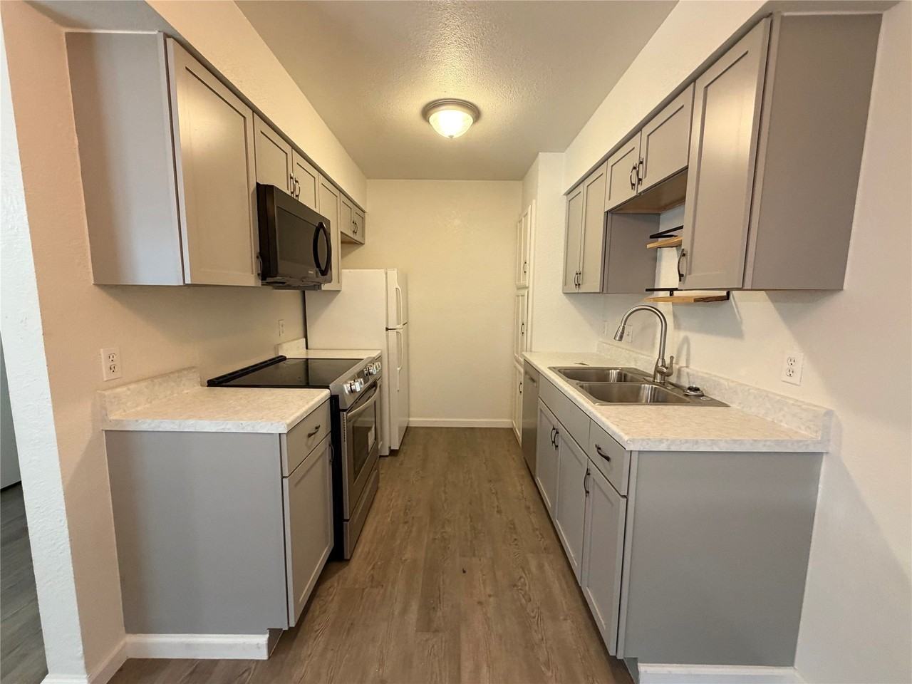 109 Wildwood Ct #C - Photo 3 of 15