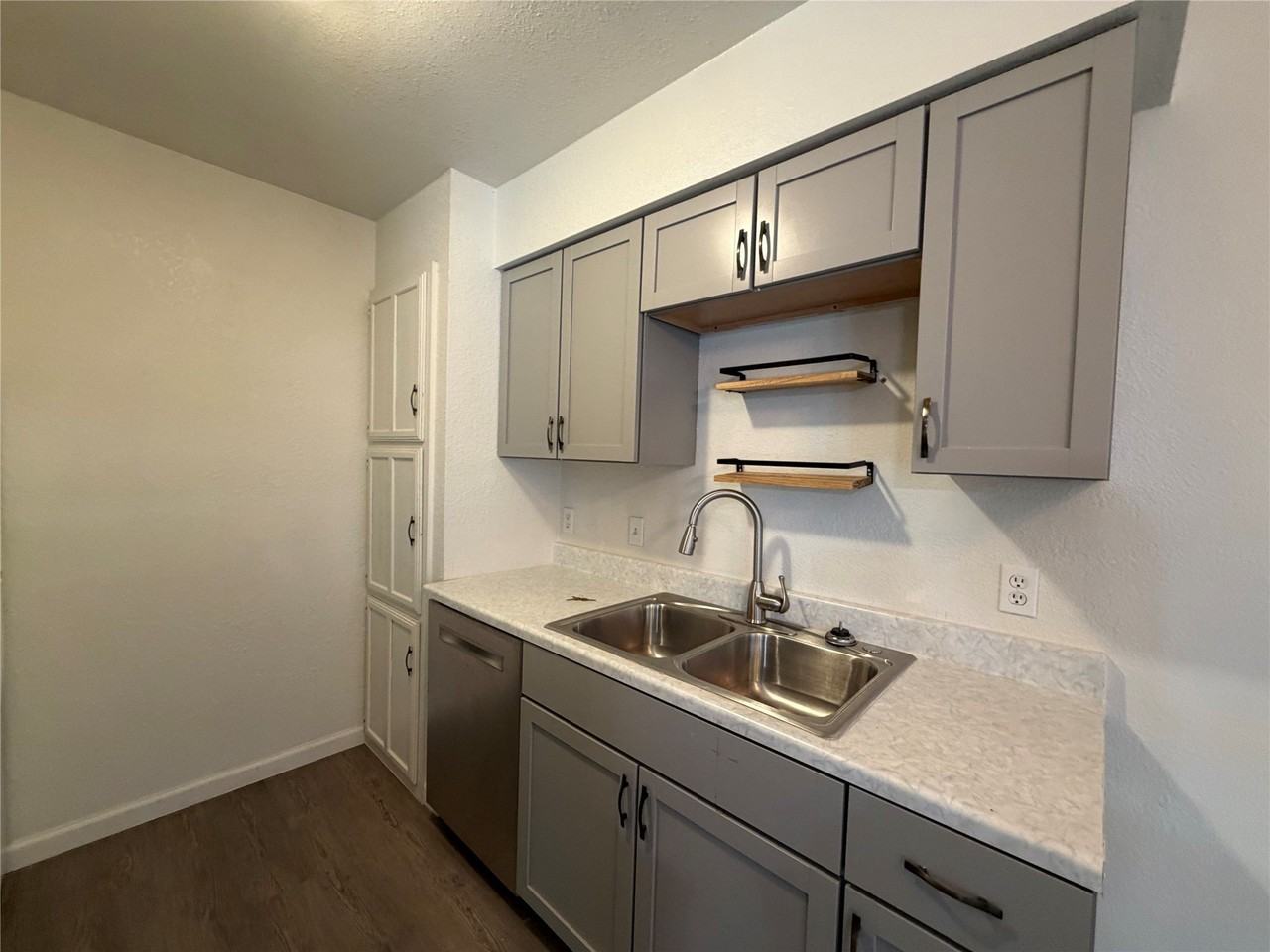 109 Wildwood Ct #C - Photo 5 of 15