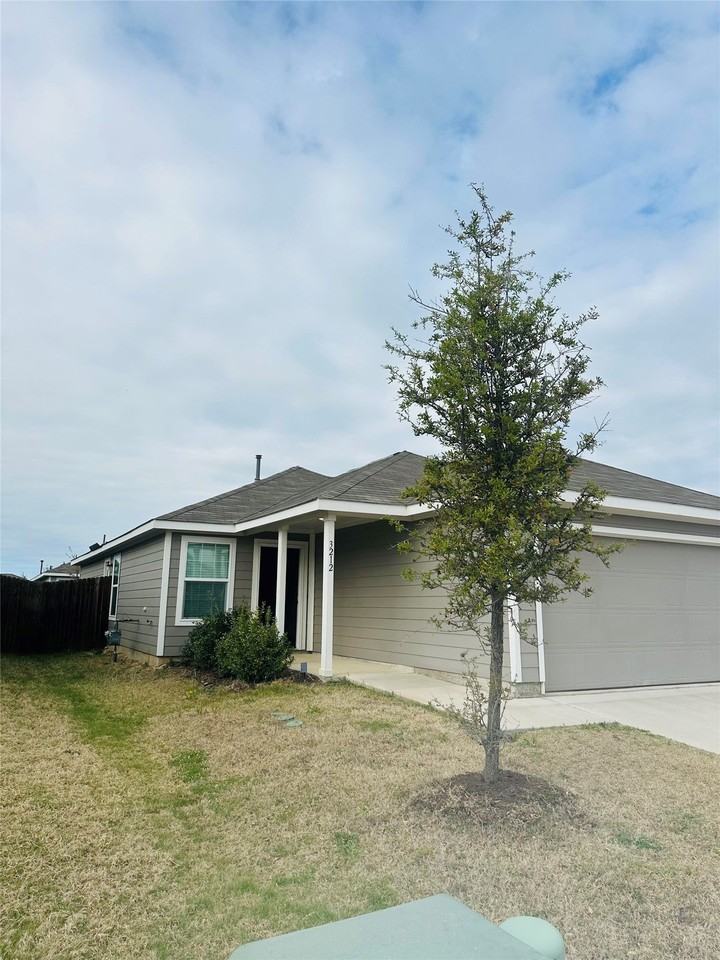3212 Coyote Way