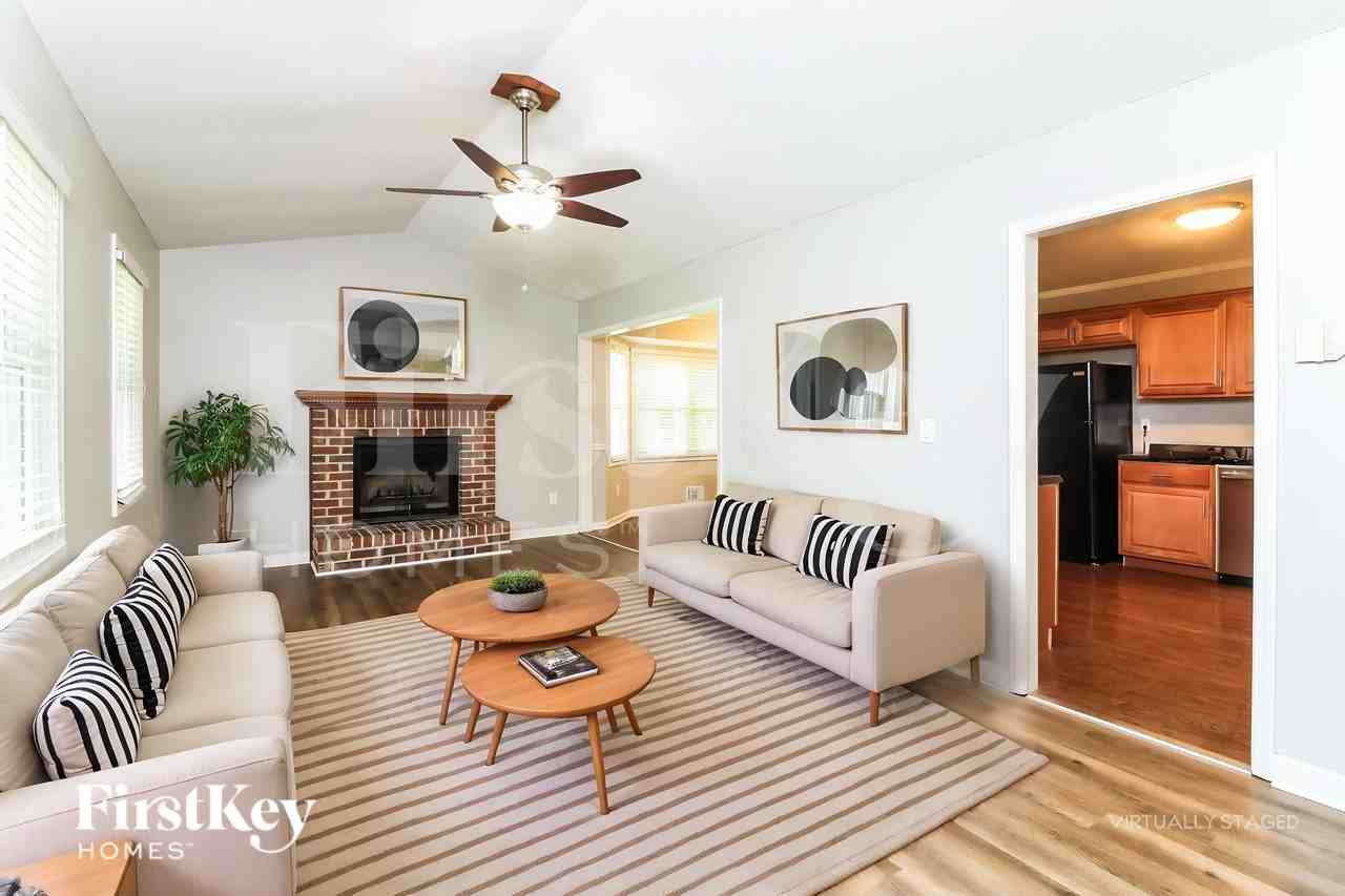 1055 Coker Cir Nw - Photo 4 of 19