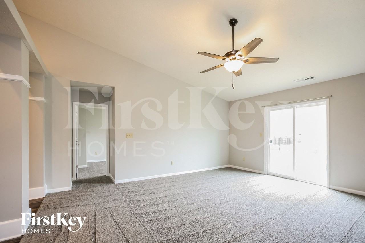 13815 Zion Ct - Photo 3 of 15