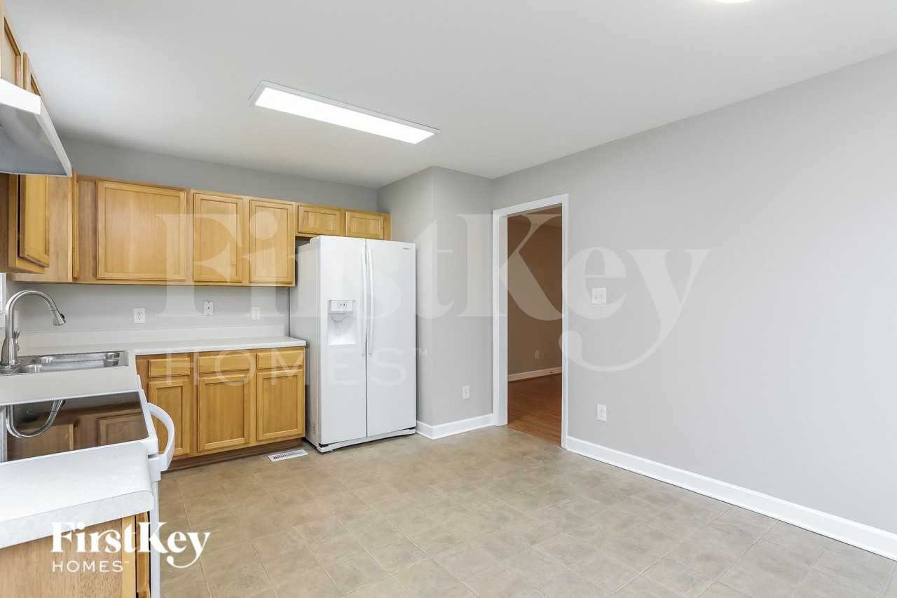 425 Kellywood Ct - Photo 6 of 15