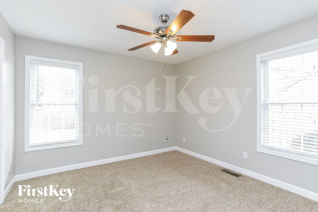 425 Kellywood Ct - Photo 7 of 15