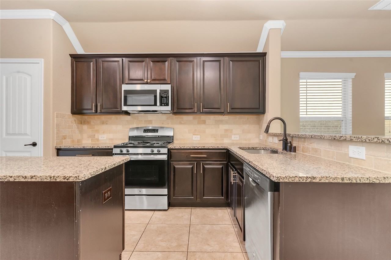 5841 Fir Tree Ln - Photo 4 of 14