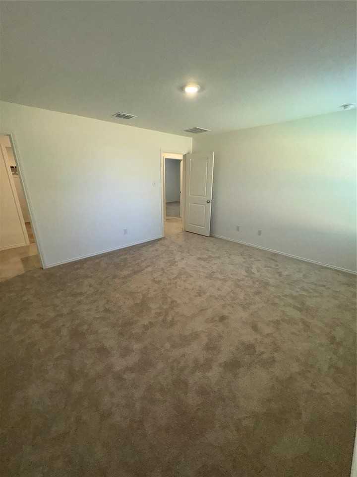 134 Harvest St - Photo 6 of 14