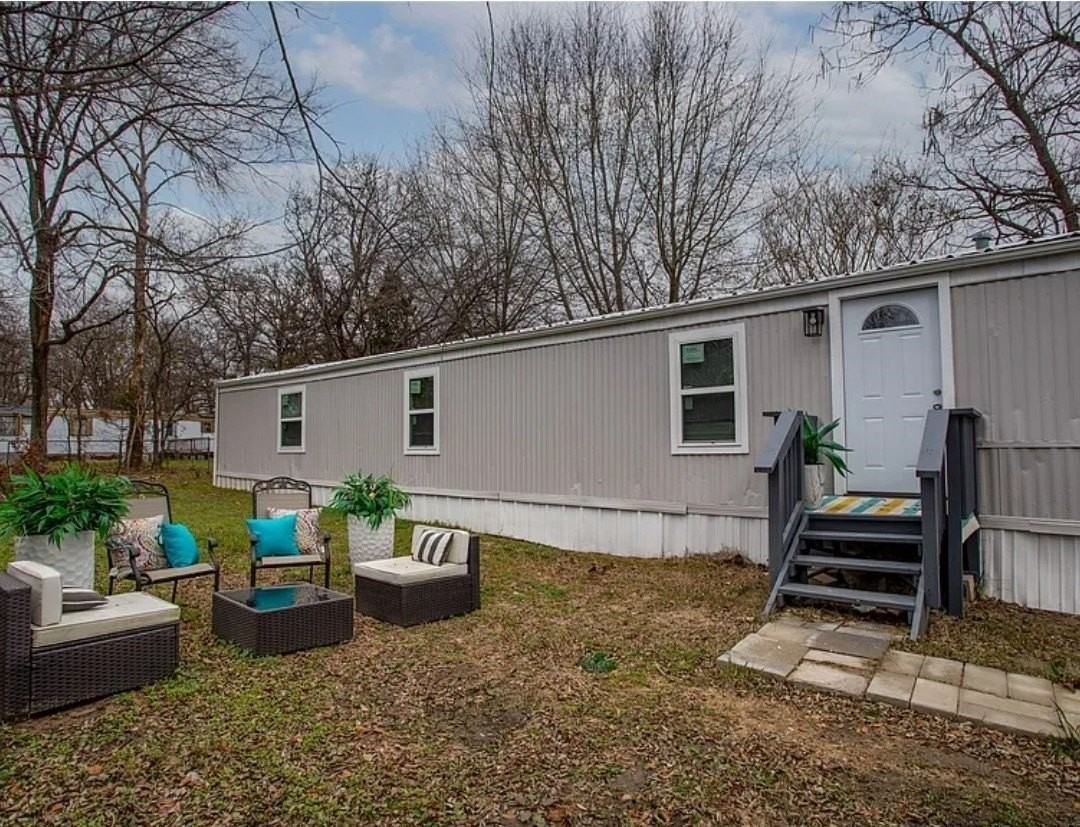 9874 Lake Shore Dr - Photo 2 of 16