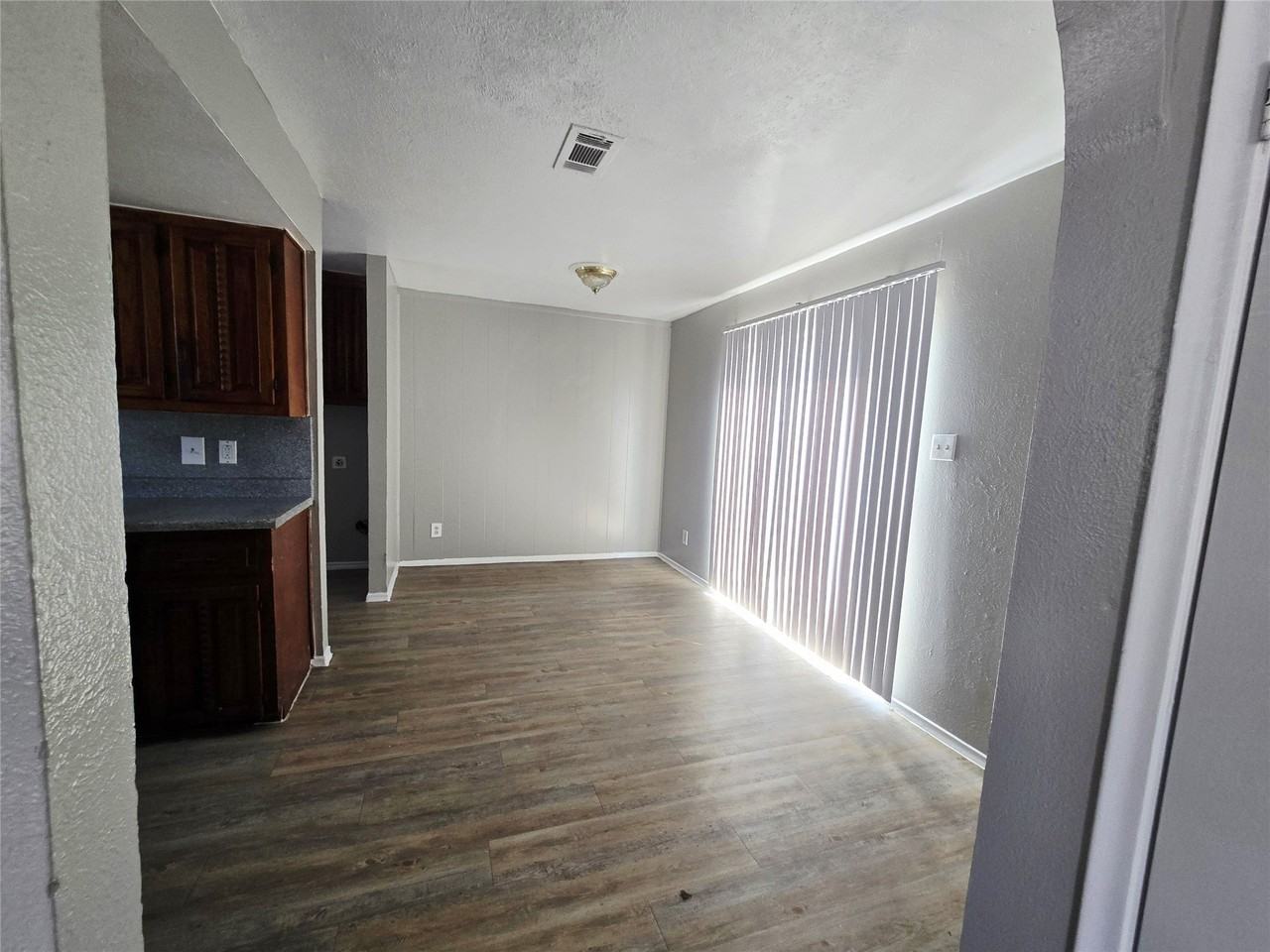 3954 Altoona Dr - Photo 2 of 10