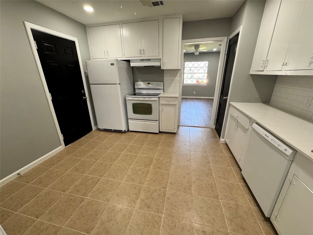 3414 June Dr - Photo 5 of 19