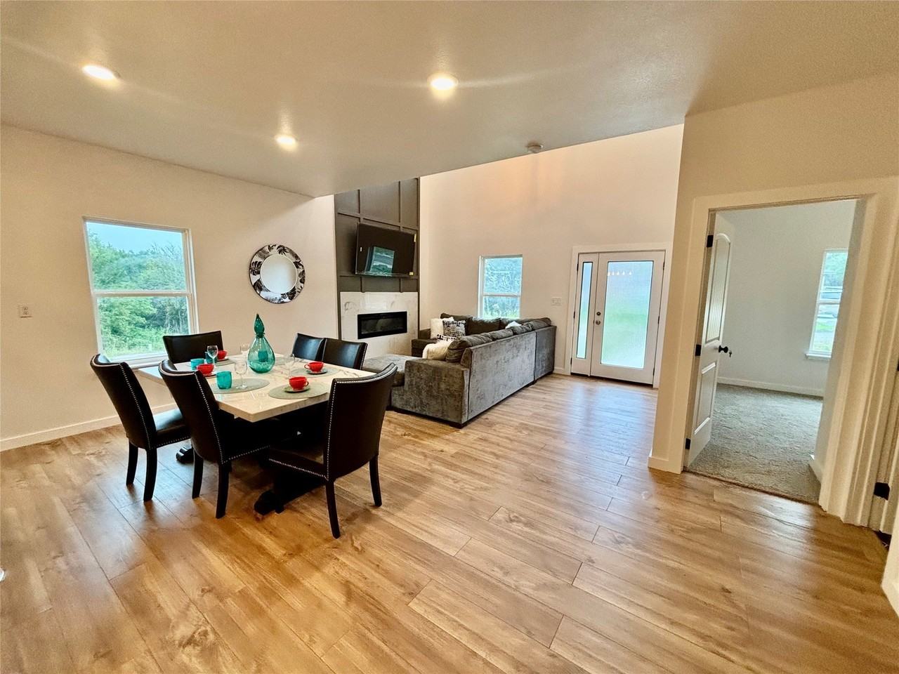 5114 Stoneridge Dr - Photo 4 of 28