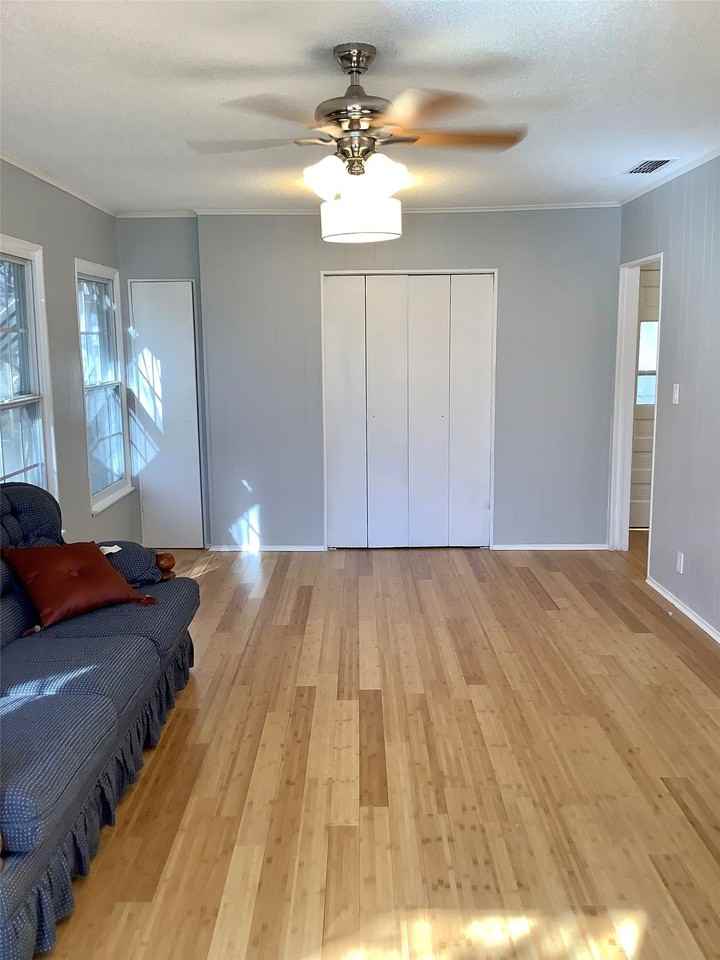 213 Donald St - Photo 7 of 12