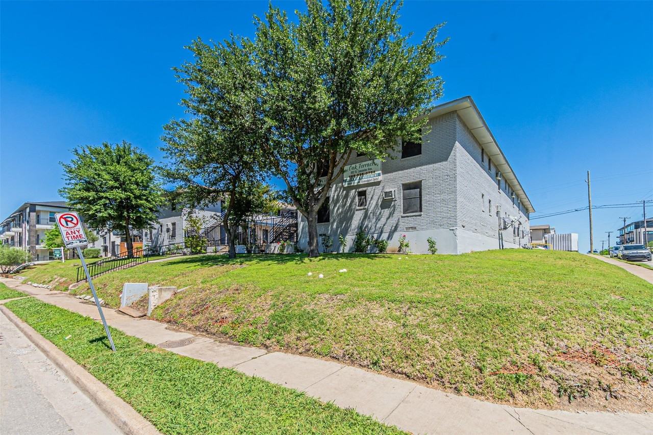 602 N Lancaster Ave - Photo 2 of 16