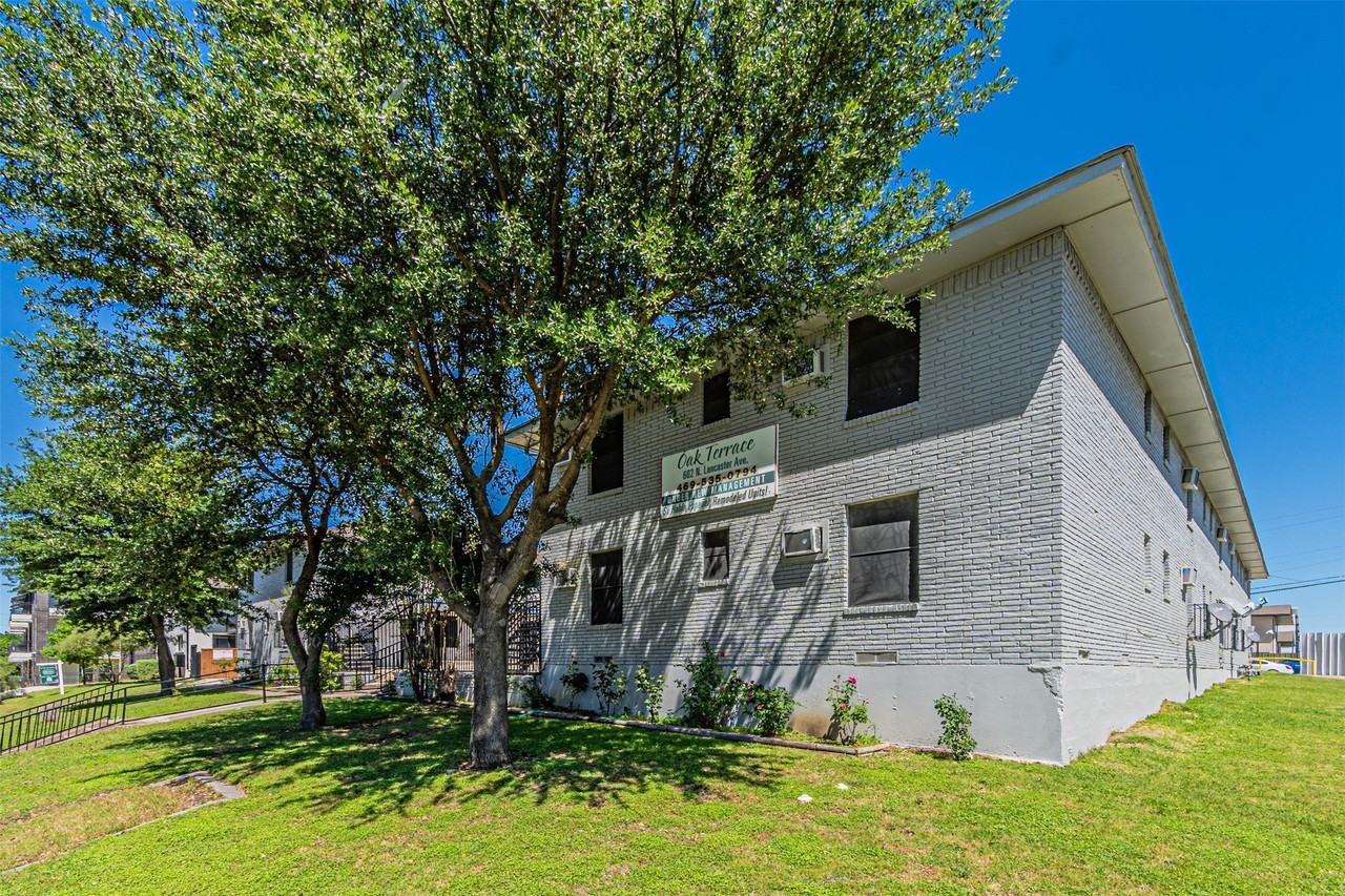 602 N Lancaster Ave - Photo 3 of 16