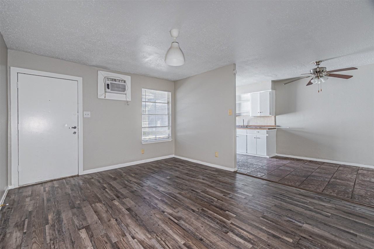 602 N Lancaster Ave - Photo 7 of 16