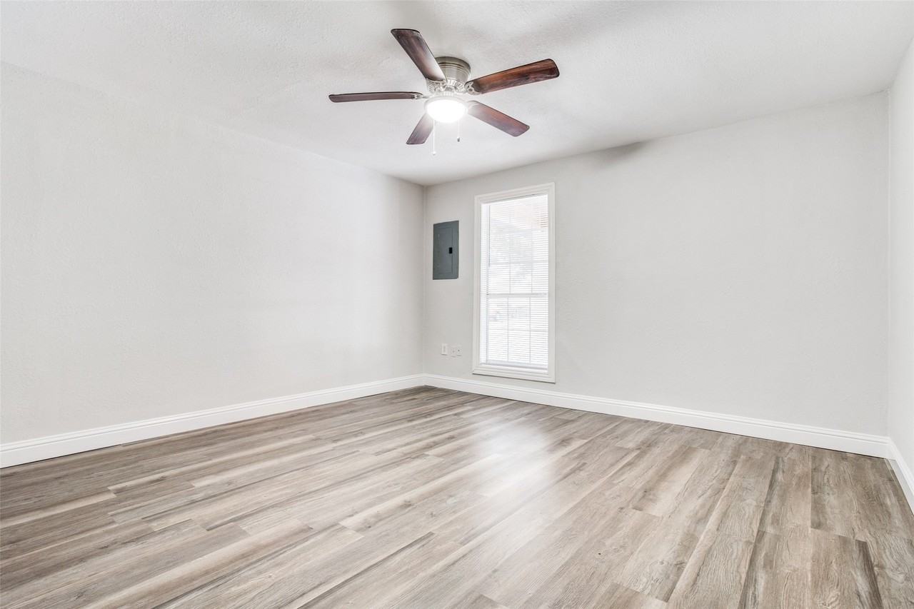 2216 Marburg St - Photo 3 of 12