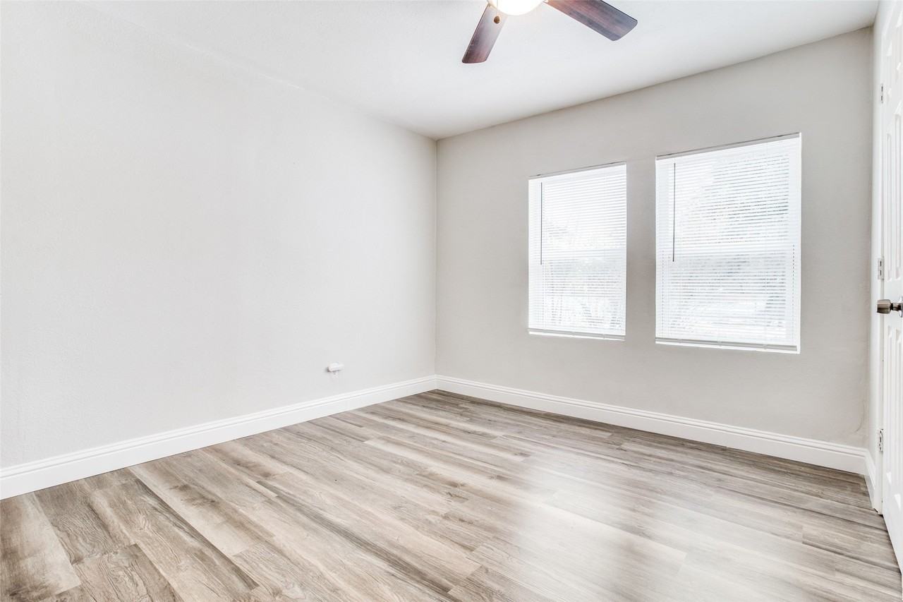 2216 Marburg St - Photo 4 of 12