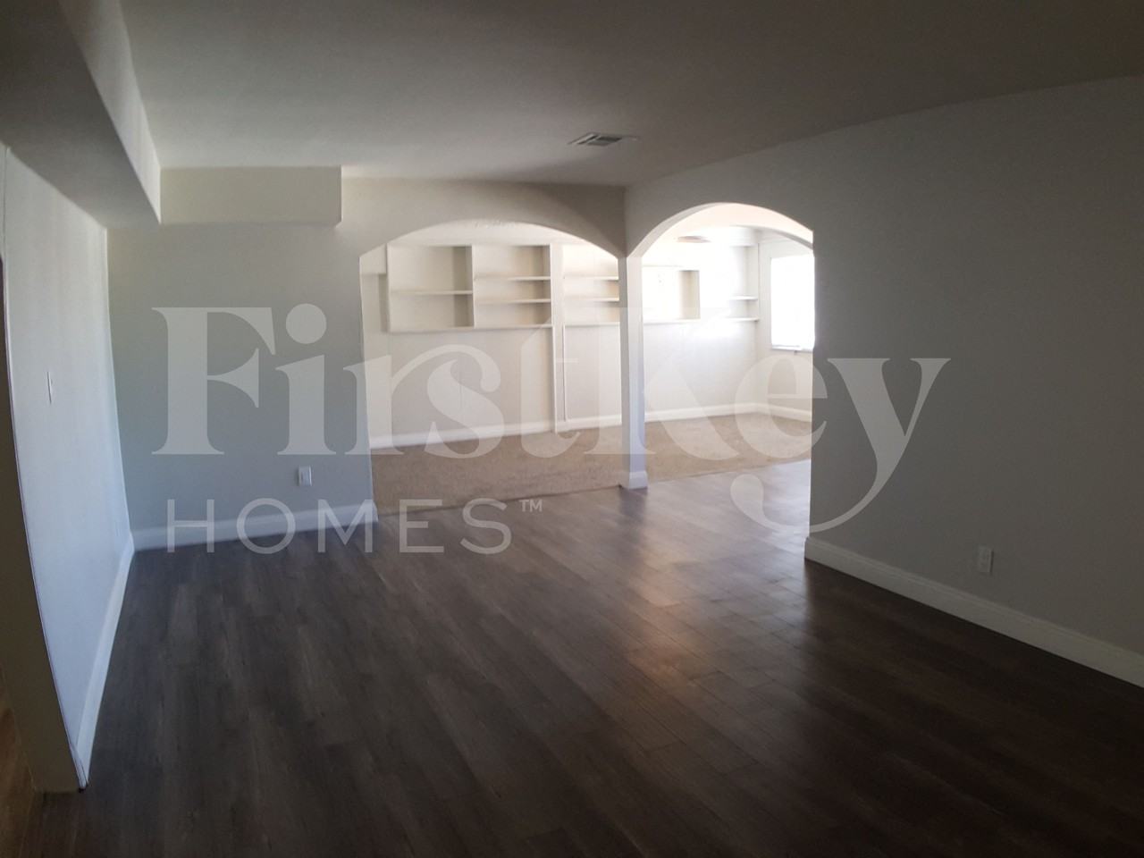 913 Date St - Photo 3 of 20