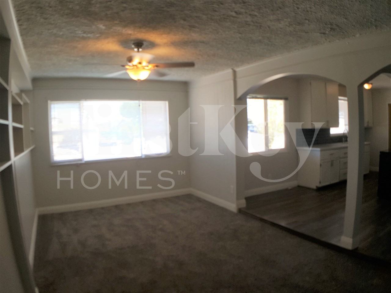 913 Date St - Photo 4 of 20