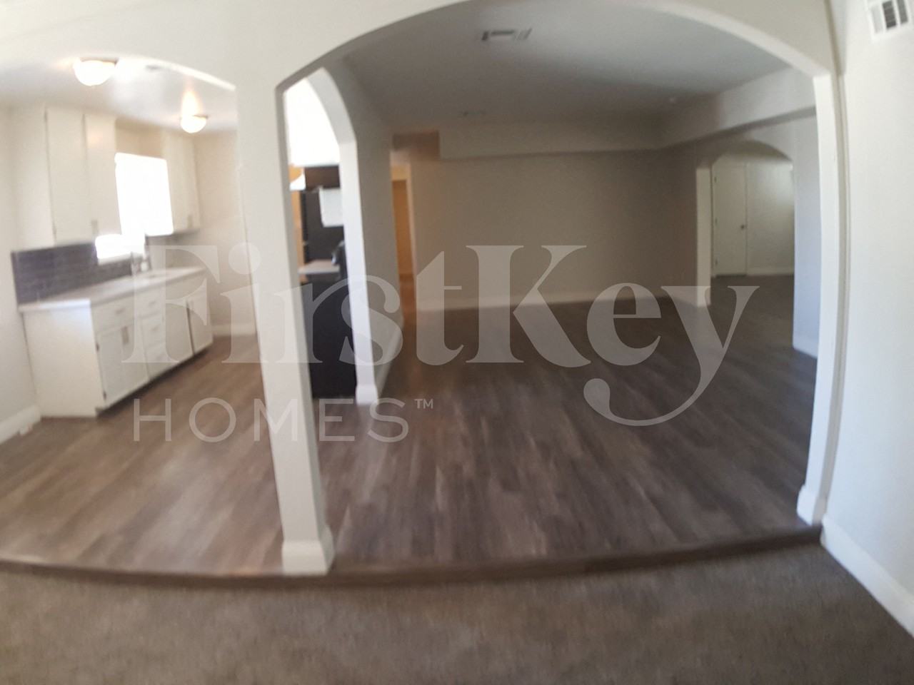 913 Date St - Photo 5 of 20