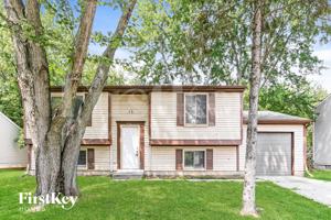 featured image of 910 Woodlark Dr