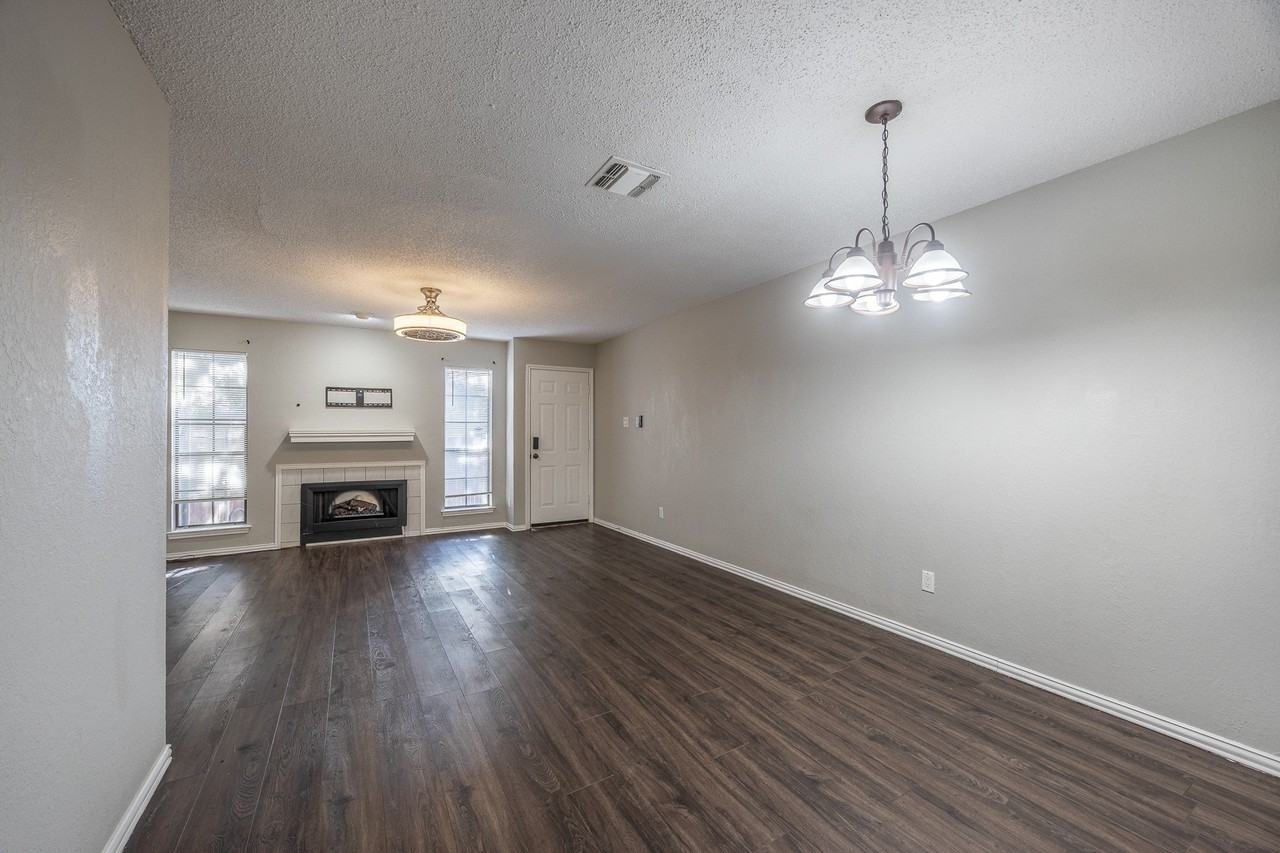 7337 Kingswood Cir - Photo 6 of 23