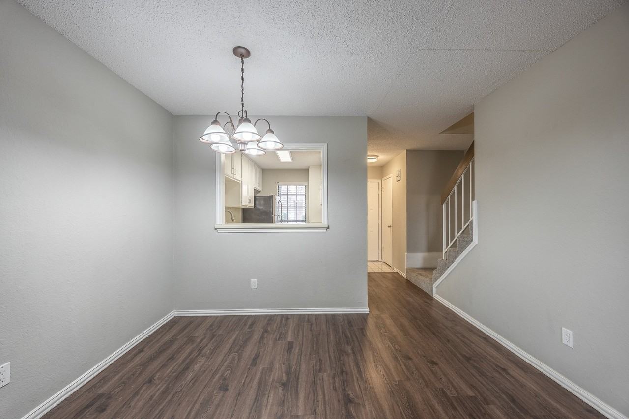 7337 Kingswood Cir - Photo 7 of 23
