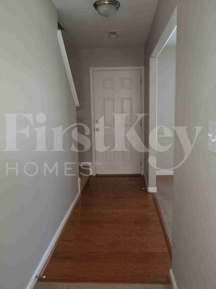 901 Leatherstone Ln - Photo 5 of 32