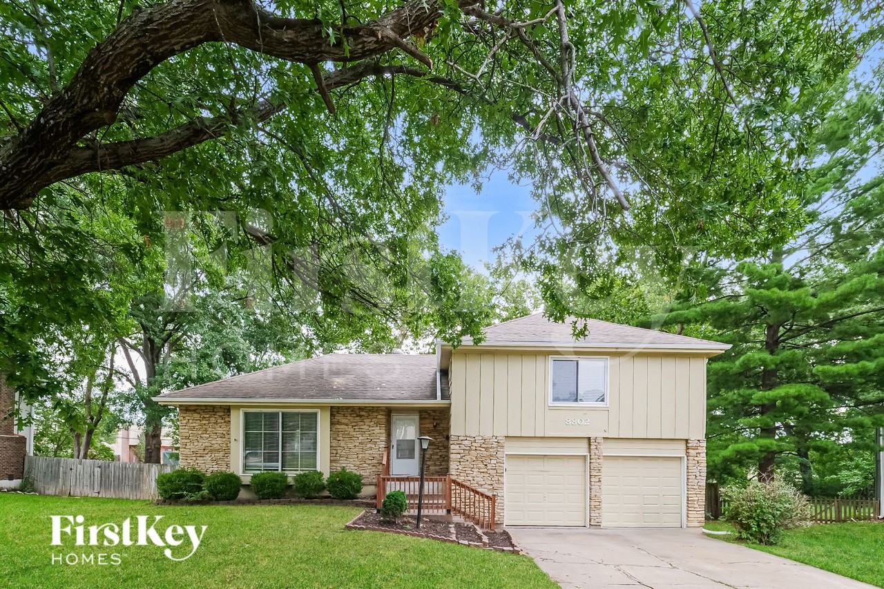 8802 W 95th Ter