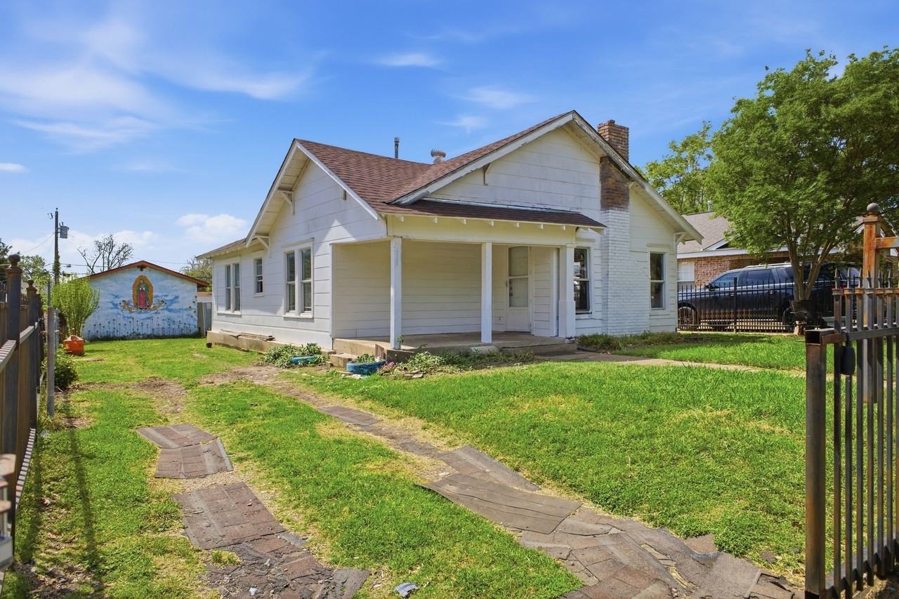 2634 Emmett St
