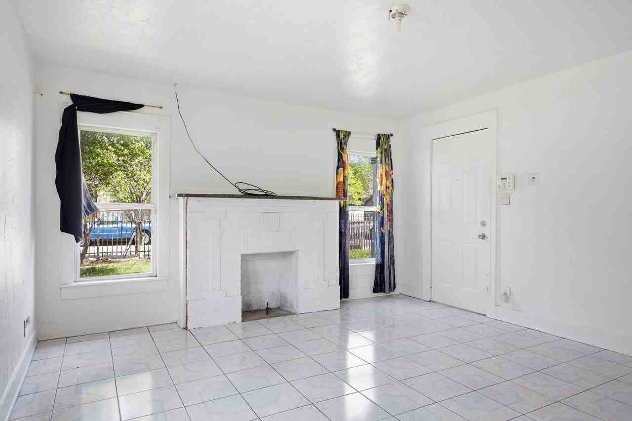 2634 Emmett St - Photo 4 of 20