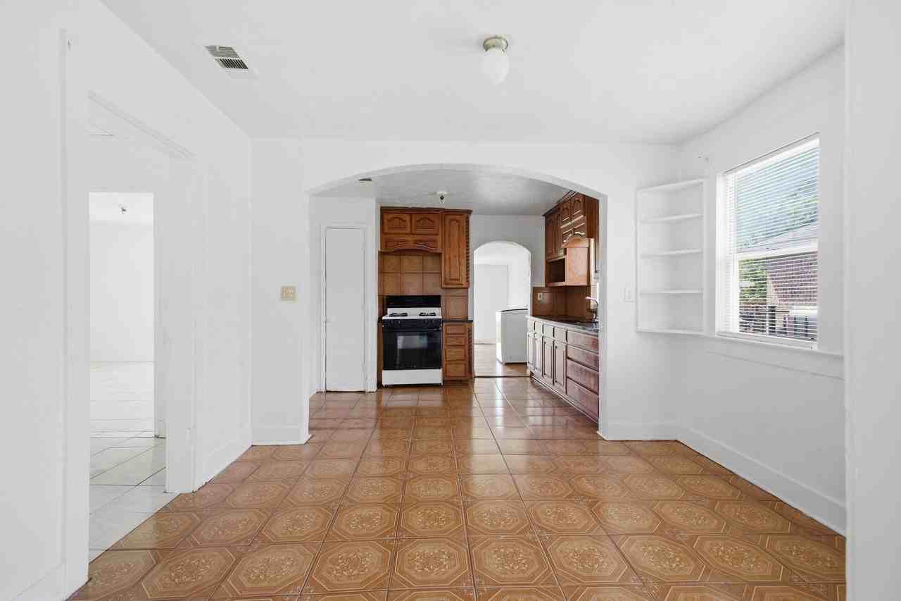 2634 Emmett St - Photo 7 of 20