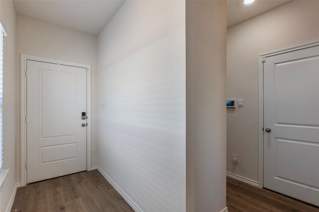 2008 Bailer Way - Photo 3 of 28