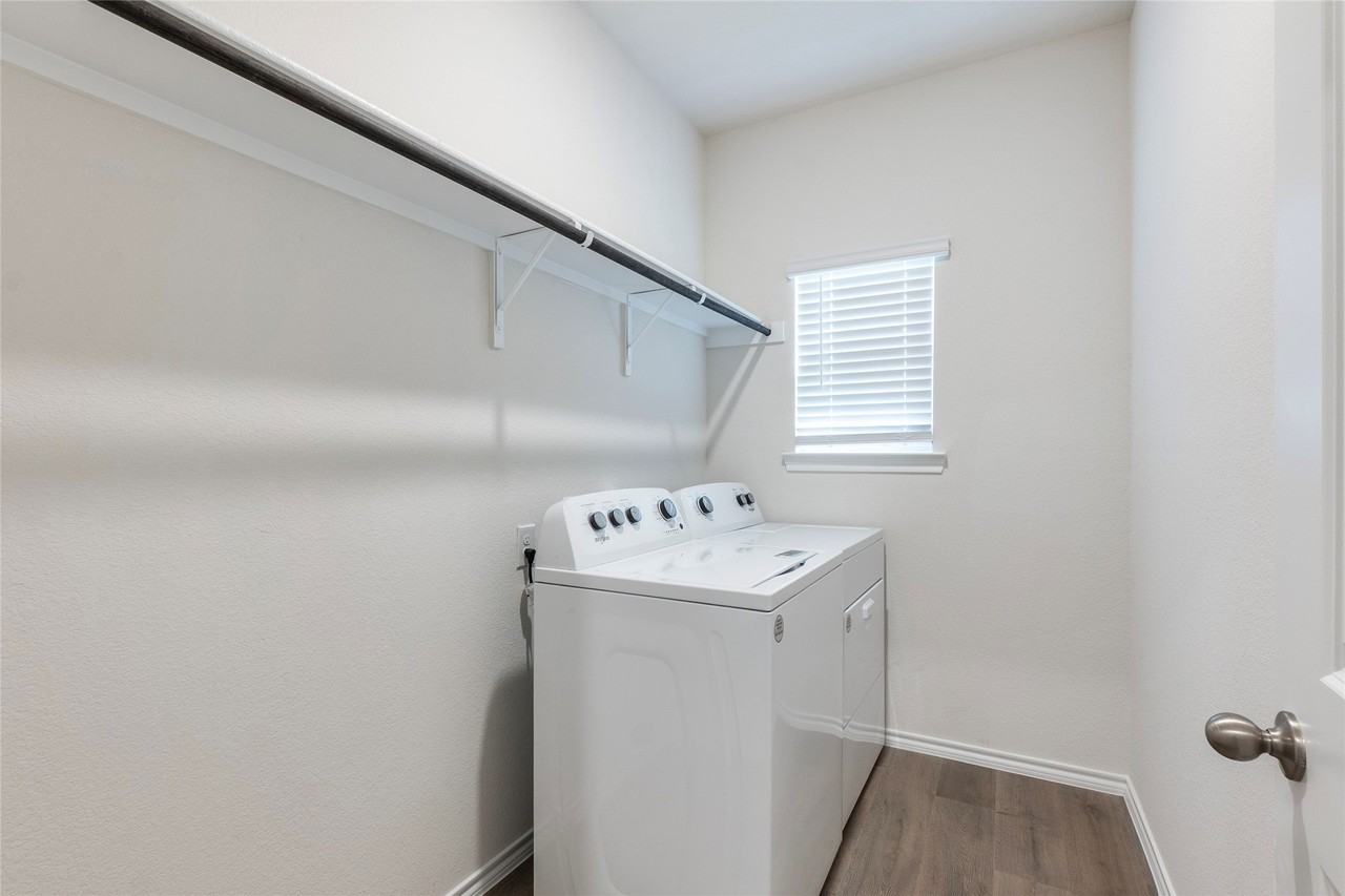 2008 Bailer Way - Photo 5 of 28