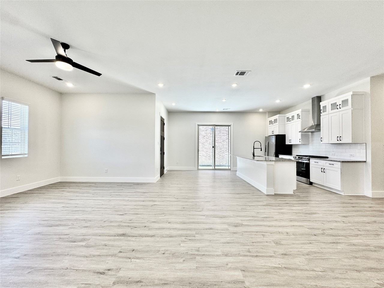 8513 Shoreham - Photo 3 of 25