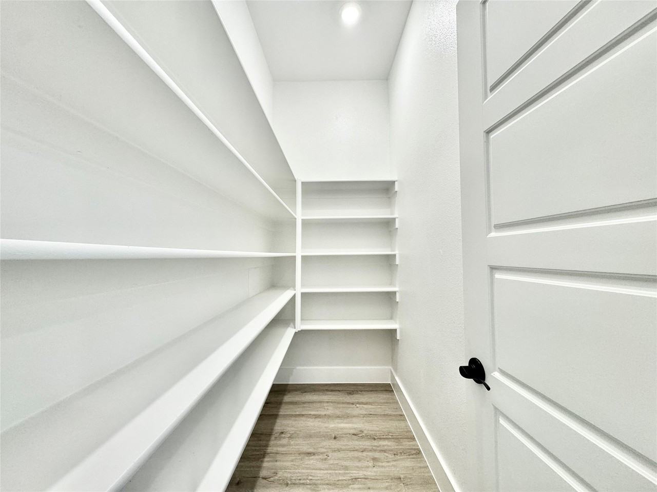 8513 Shoreham - Photo 7 of 25