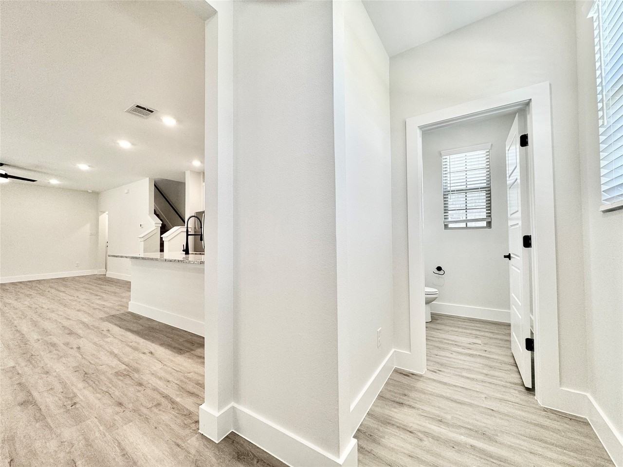8509 Shoreham - Photo 5 of 33