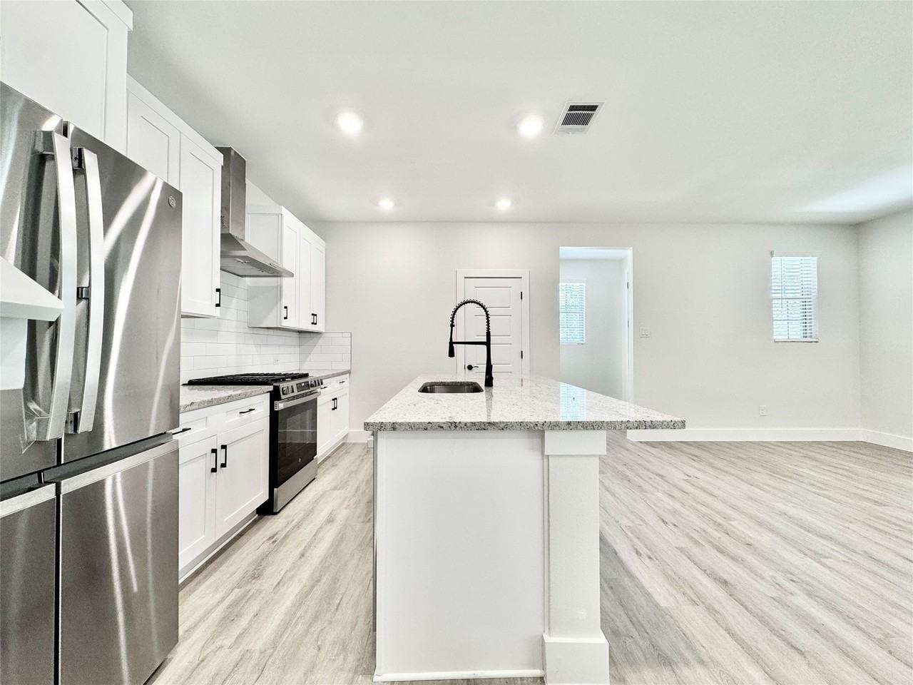 8509 Shoreham - Photo 6 of 33