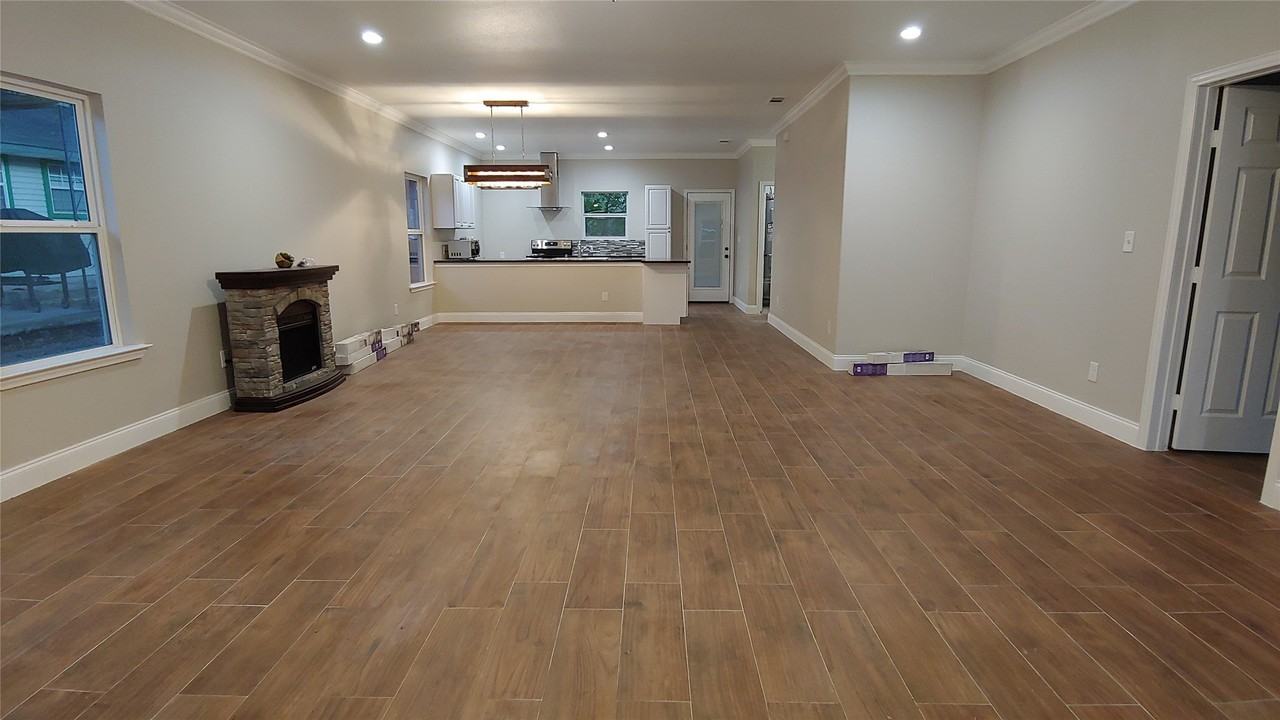 1012 E Oak St - Photo 3 of 27