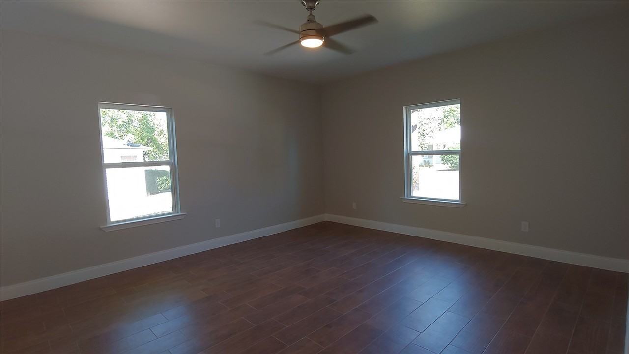 1012 E Oak St - Photo 4 of 27