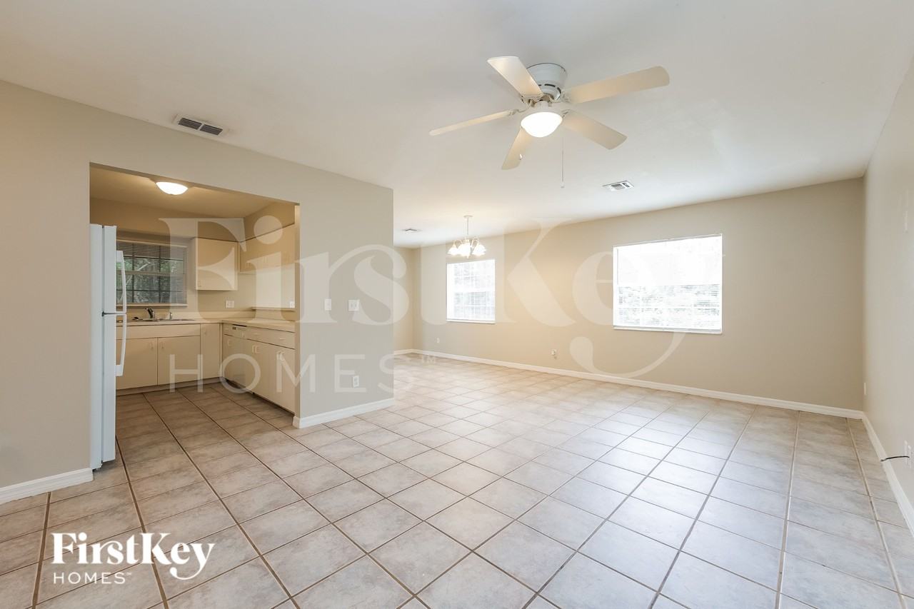 774 Bell Blvd S - Photo 3 of 16