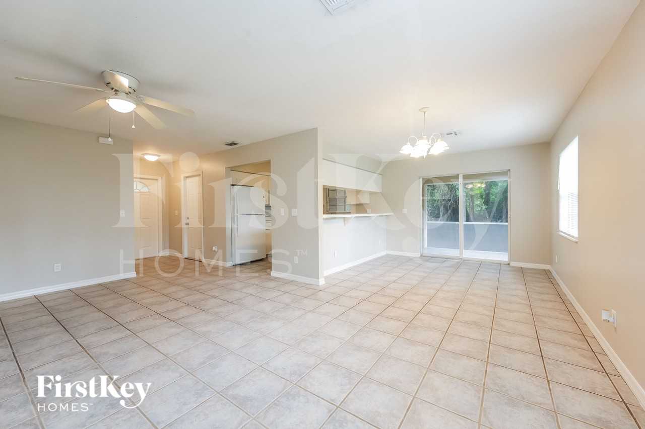 774 Bell Blvd S - Photo 4 of 16