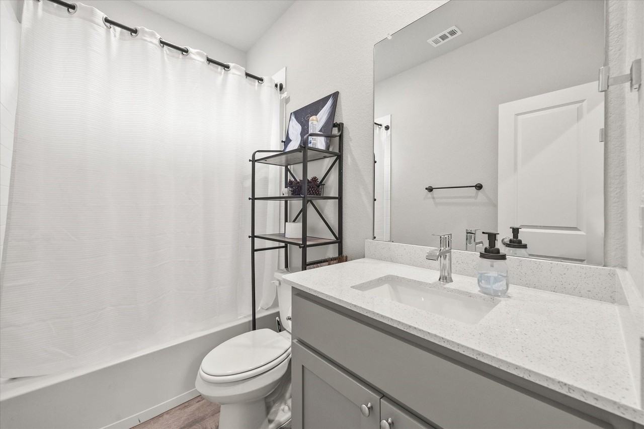 1009 Croxley Way - Photo 6 of 28