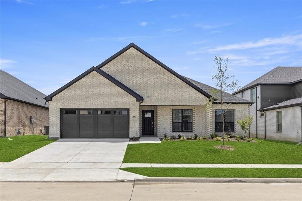 304 Community Dr