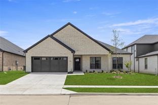 304 Community Dr - Photo 1 of 1