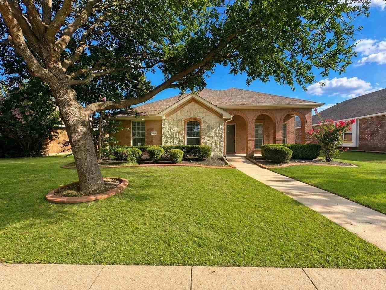 1612 Warm Springs Dr - Photo 2 of 27
