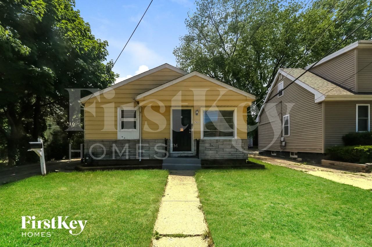 703 Porter St - Photo 2 of 15