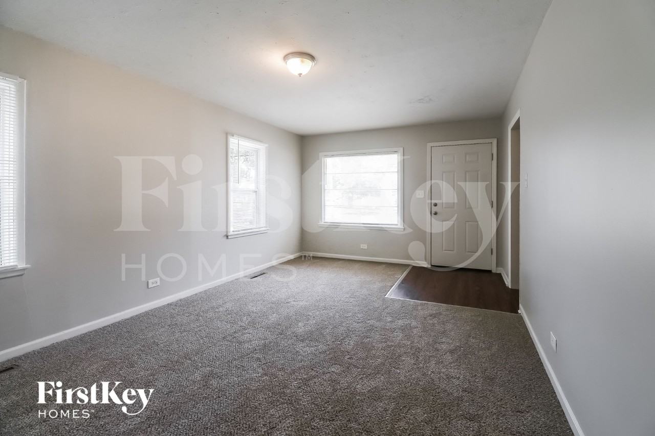 703 Porter St - Photo 4 of 15