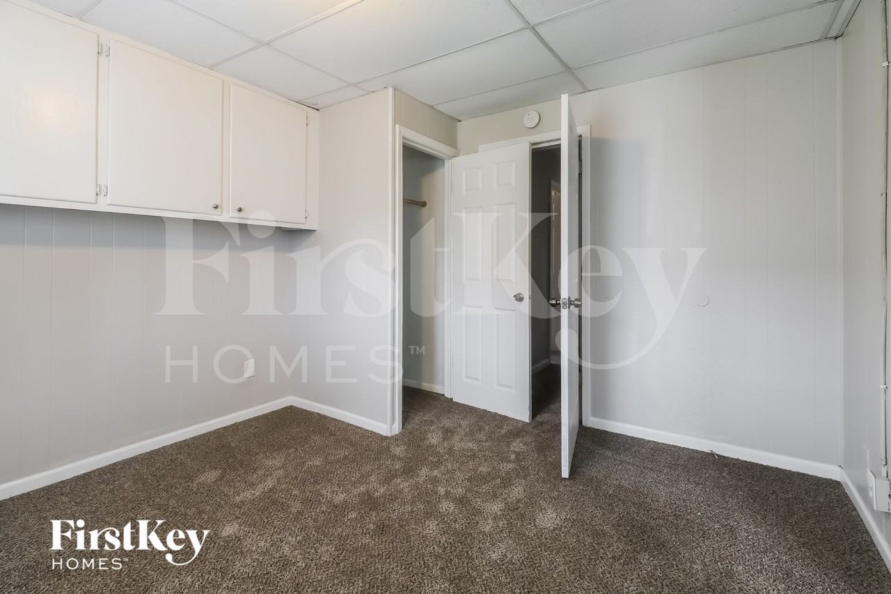 703 Porter St - Photo 7 of 15
