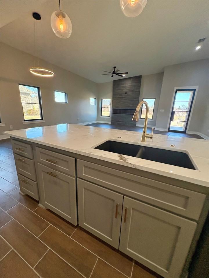 2713 Stone Briar - Photo 2 of 37